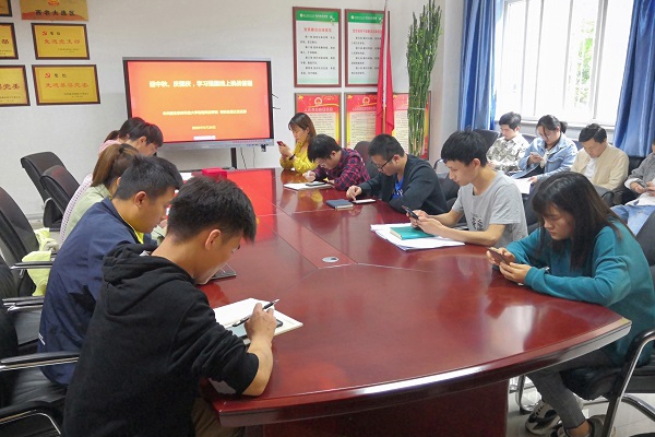 4773ae730a0040d2af112b424fb7e265.jpg 581E98C1AE92ED33F3D2FD29D2A10971.jpg